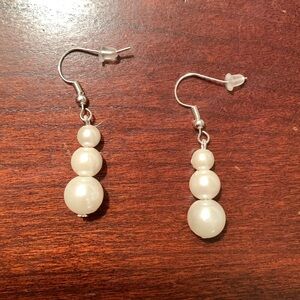 $6 with bundle Nickel free faux pearl earrings